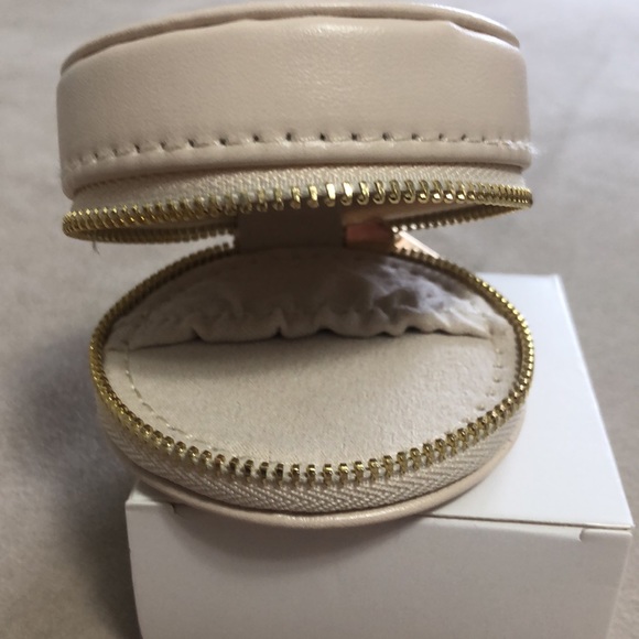 COMING 🔜 Moon glow Jewelry case! - Picture 7 of 8